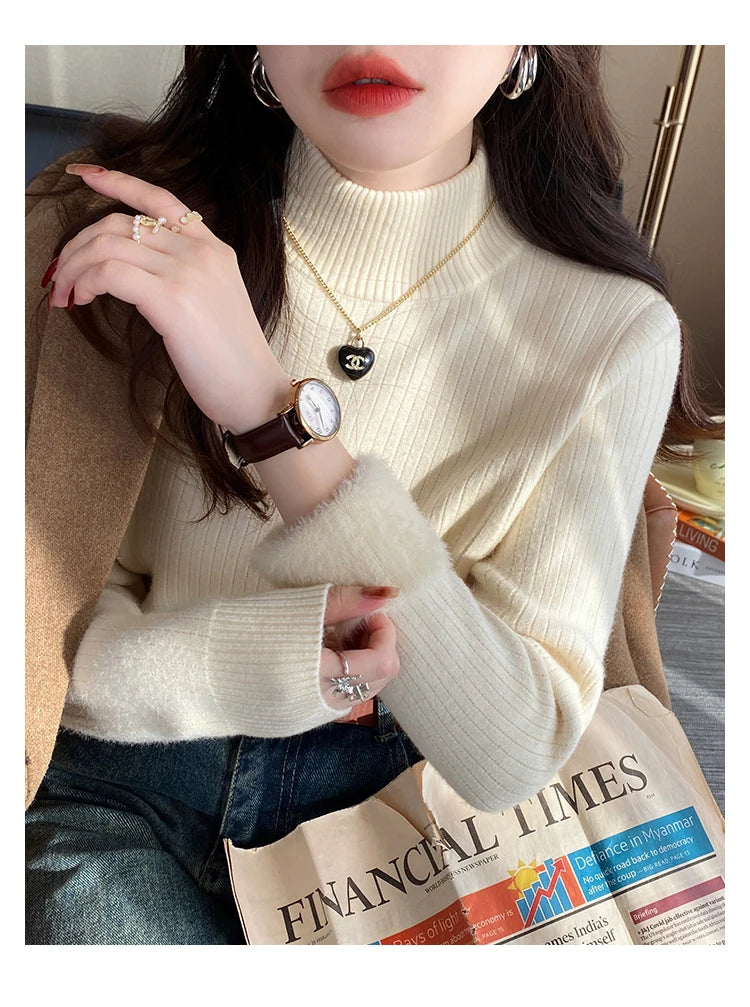 Cozy Velvet-Lined Women's Turtleneck Sweater