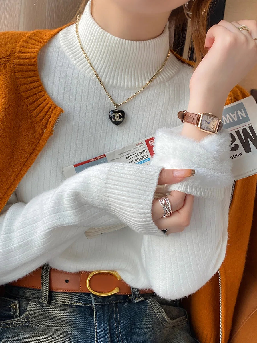 Cozy Velvet-Lined Women's Turtleneck Sweater