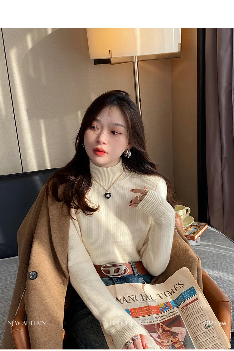 Cozy Velvet-Lined Women's Turtleneck Sweater