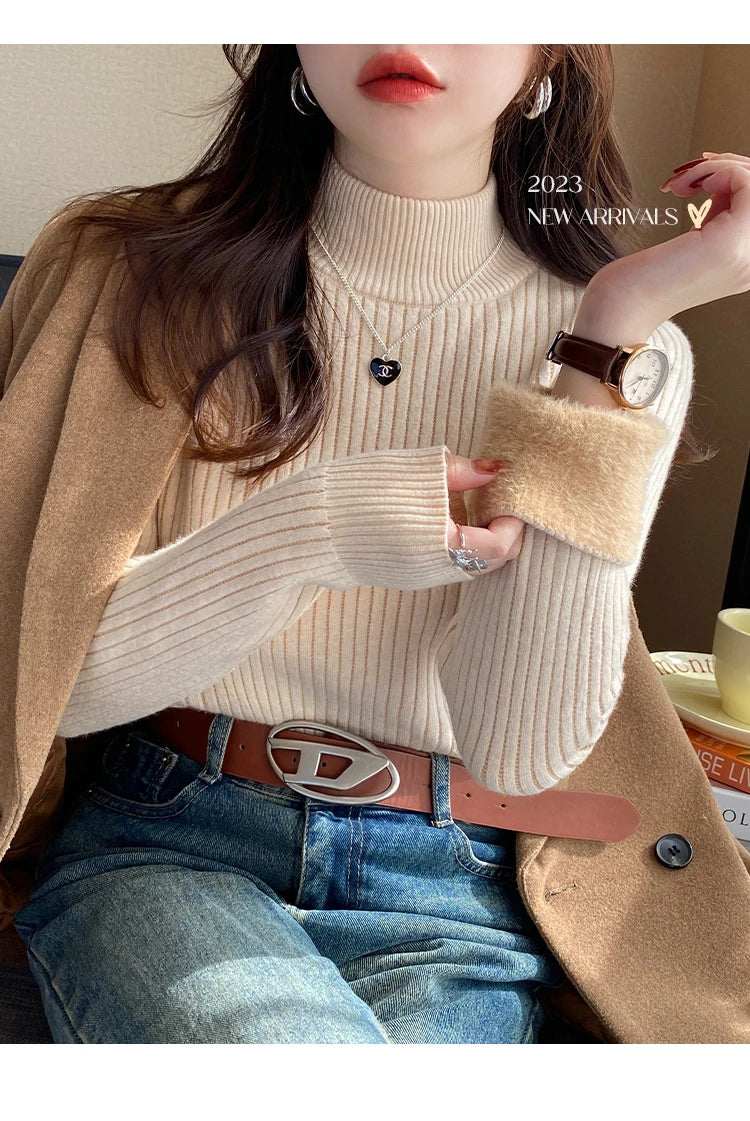 Cozy Velvet-Lined Women's Turtleneck Sweater