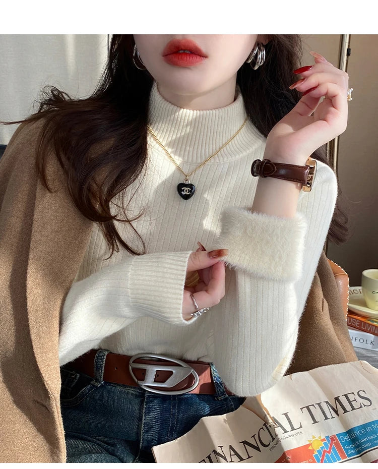 Cozy Velvet-Lined Women's Turtleneck Sweater
